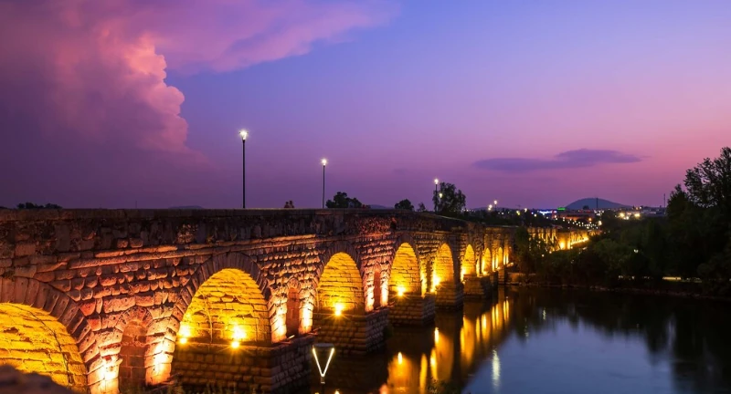 Puente Romano de Mérida al atardecer